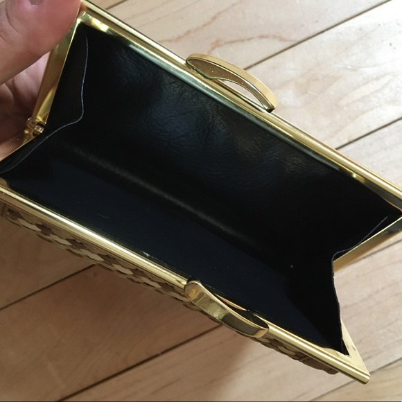 Vintage Tilley genuine leather wallet — made in Canada - Picture 3 of 6